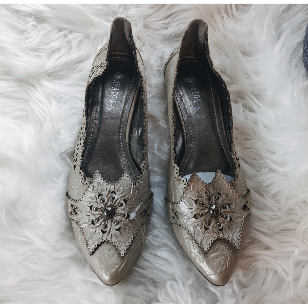 Vintage Champagne Metallic Laser Cut Studded Starburst Pointed Toe Flats 39